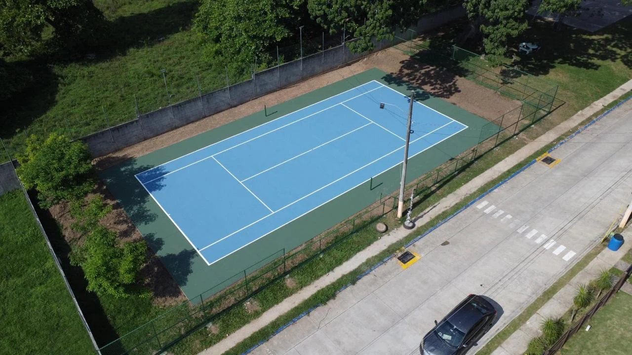 Vista aérea de la cancha de tenis de Paseo del Ángel