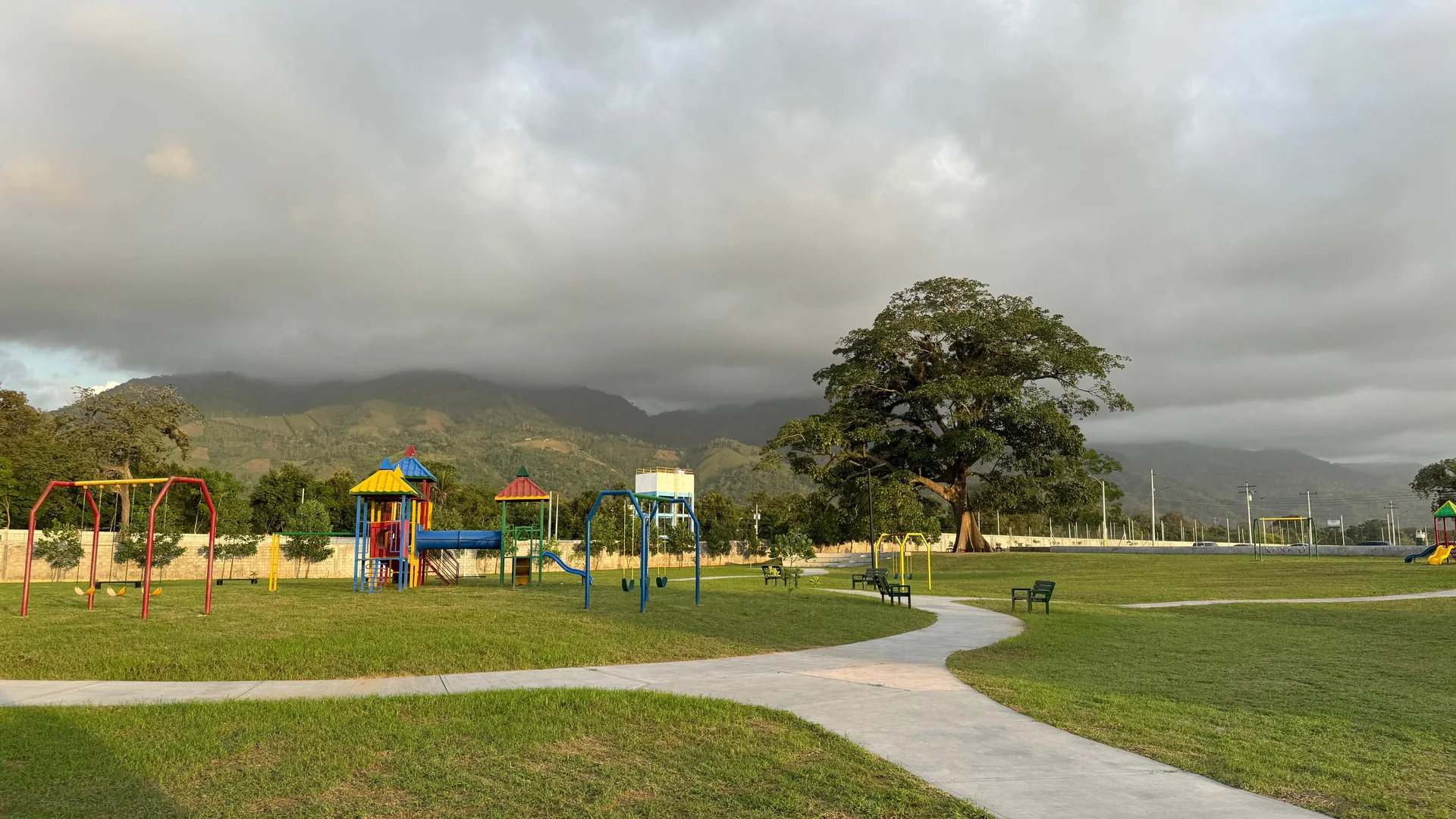 Parque equipado de Residencial Los Prados